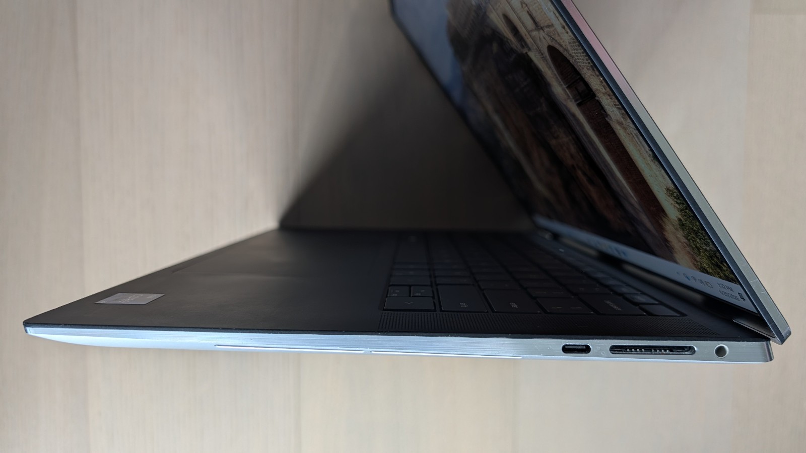 XPS 15 9510 1TB SSD 32GB RAM Intel i9 Win 11 Home – great condition