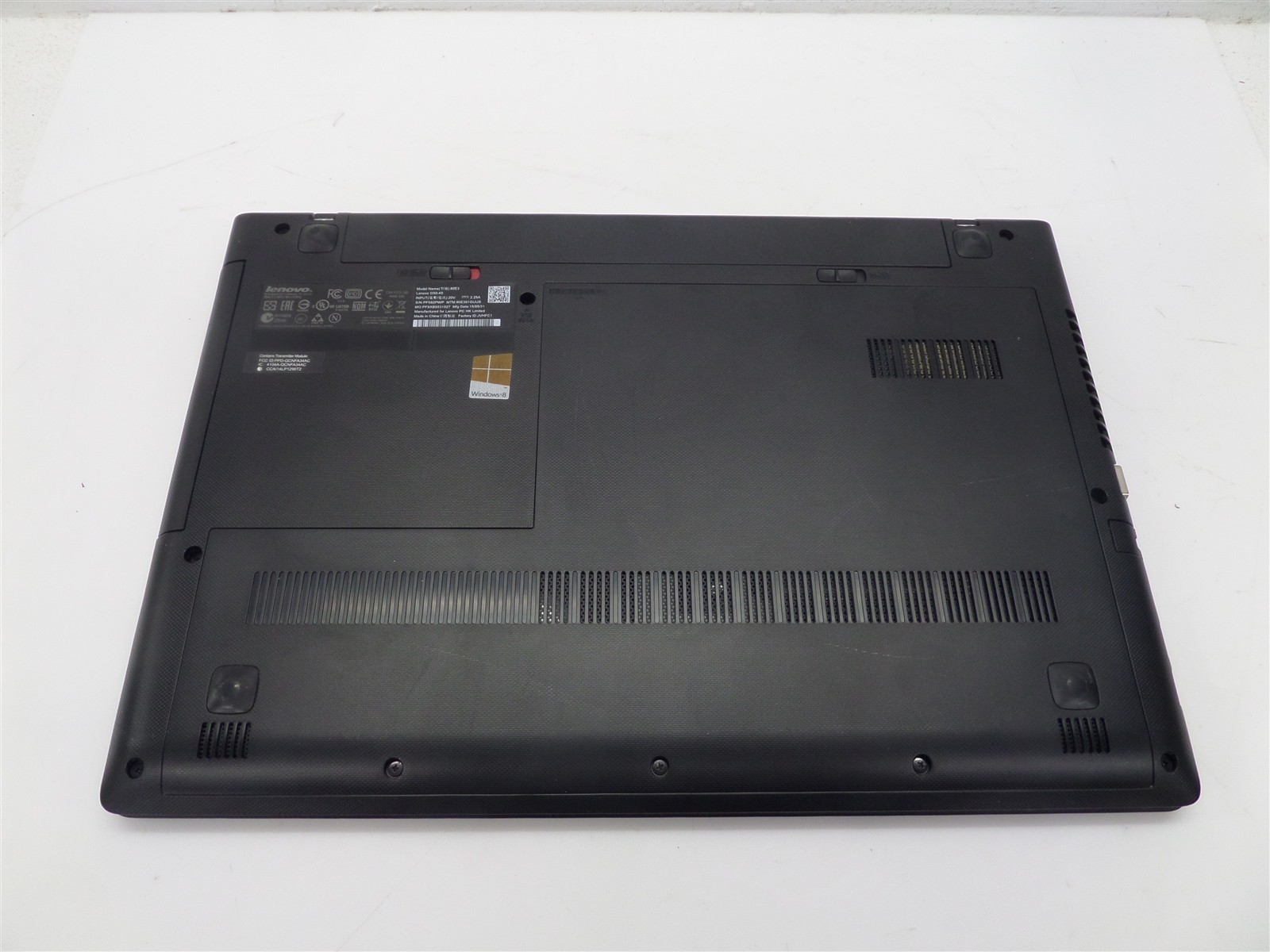 Lenovo G50-45 Laptop w/ AMD A8-6410 2GHz APU 4GB RAM – No HDD/OS, Broken Hinge