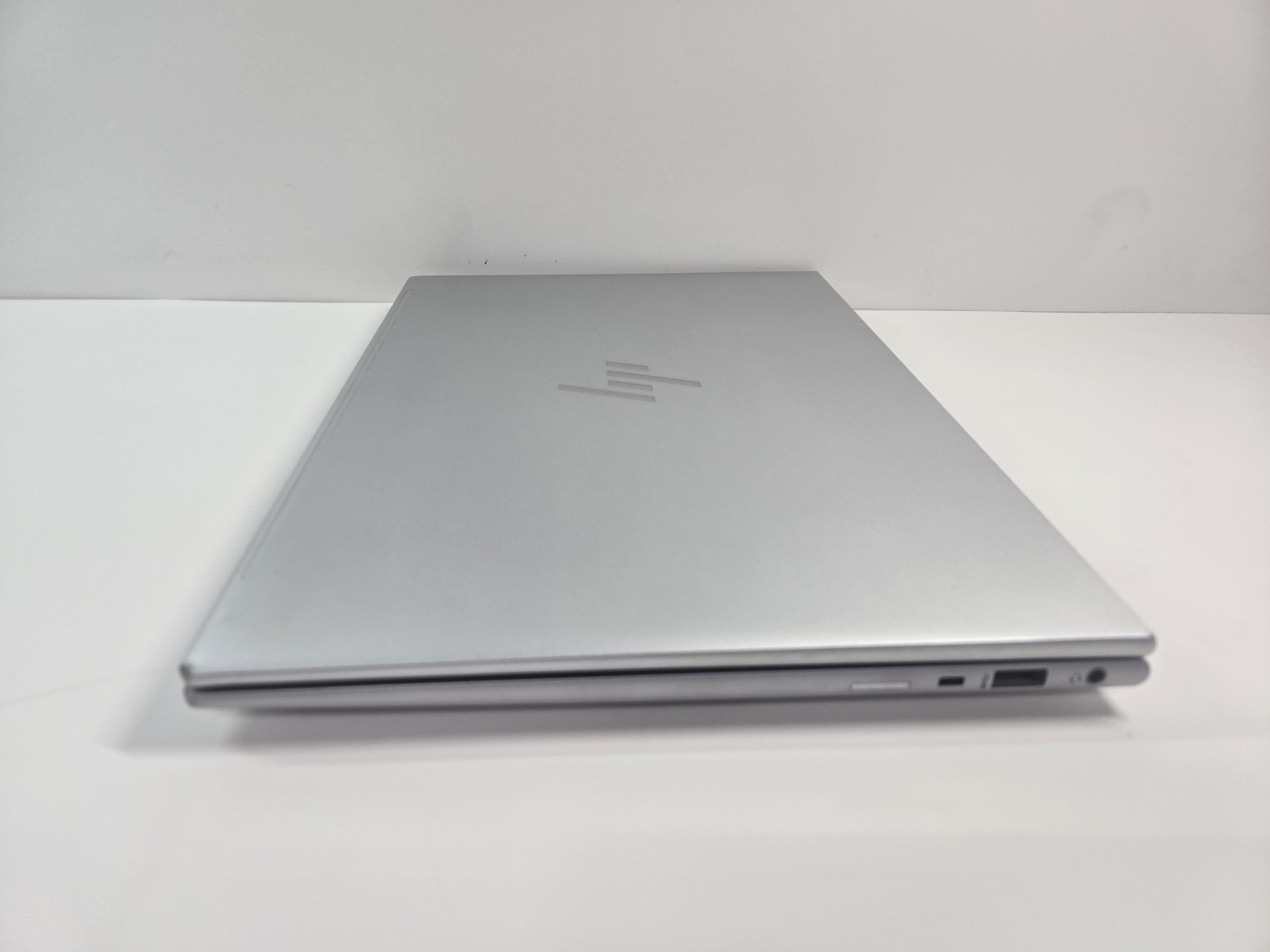HP EliteBook 840 G10 14″ (512GB SSD, Intel Core i7-1360P, 5.00GHz, 16GB RAM)