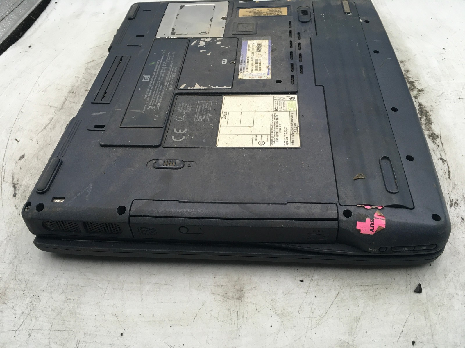 HP PAVILION XZ185 – FOR PARTS/REPAIR – INTEL PENTIUM III – 256MB RAM – READ – BB