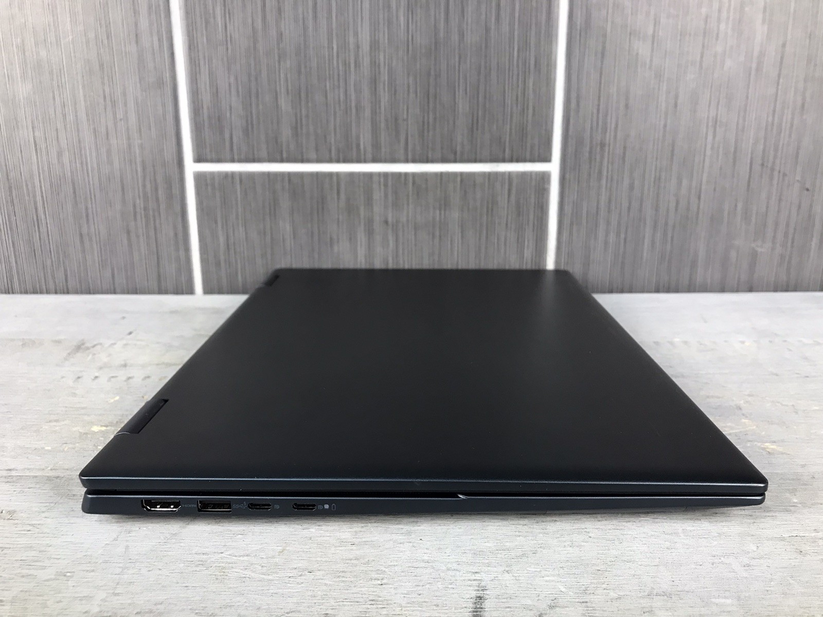 Dell Inspiron 16″ 2-in-1 (P128F) Laptop AMD Ryzen 5 7530U 16GB RAM 512GB SSD