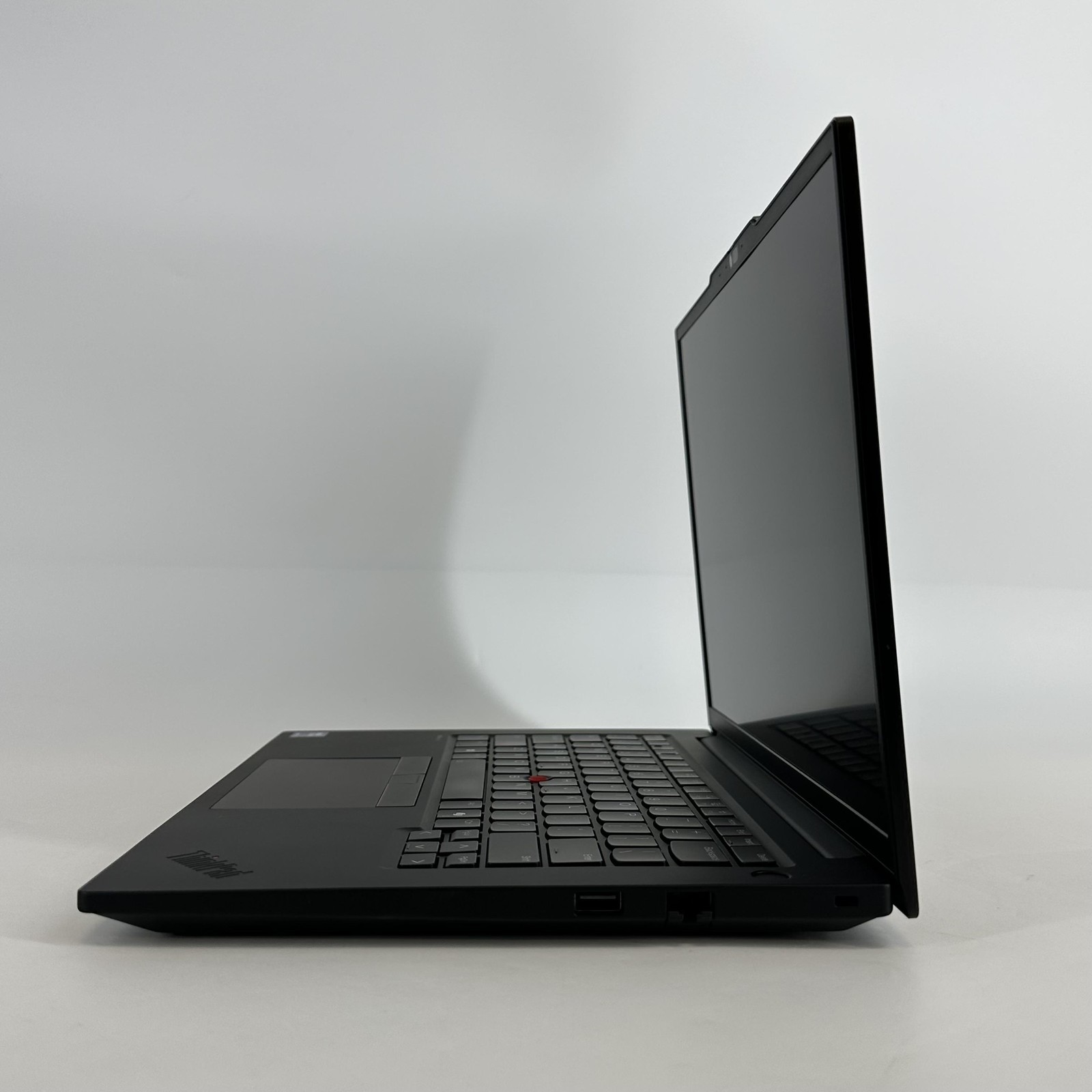 Lenovo ThinkPad P14s Gen 5 QHD+ 1.4 GHz Ultra 7 155H 32GB 1TB SSD RTX 500 Ada