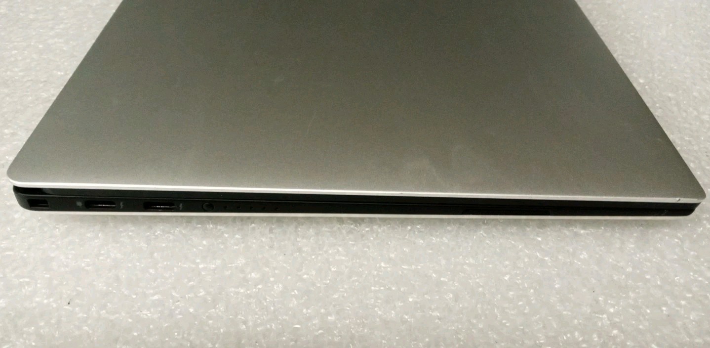 Dell XPS 13 9380 13.3″ UHD i7-8565U @1.80| 8GB RAM | 512 GB Nvme SSD