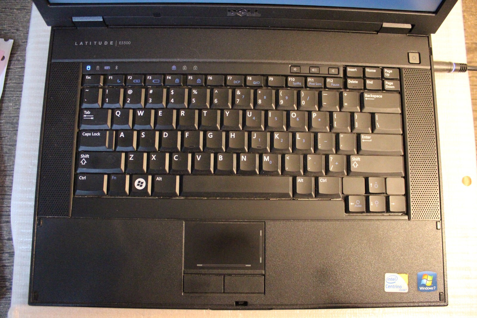 Dell E5500 (2.40GHz/2GB/120GB/DVD) WXGA , SERIAL Port, WINDOWS XP, 7, or 10 Pro