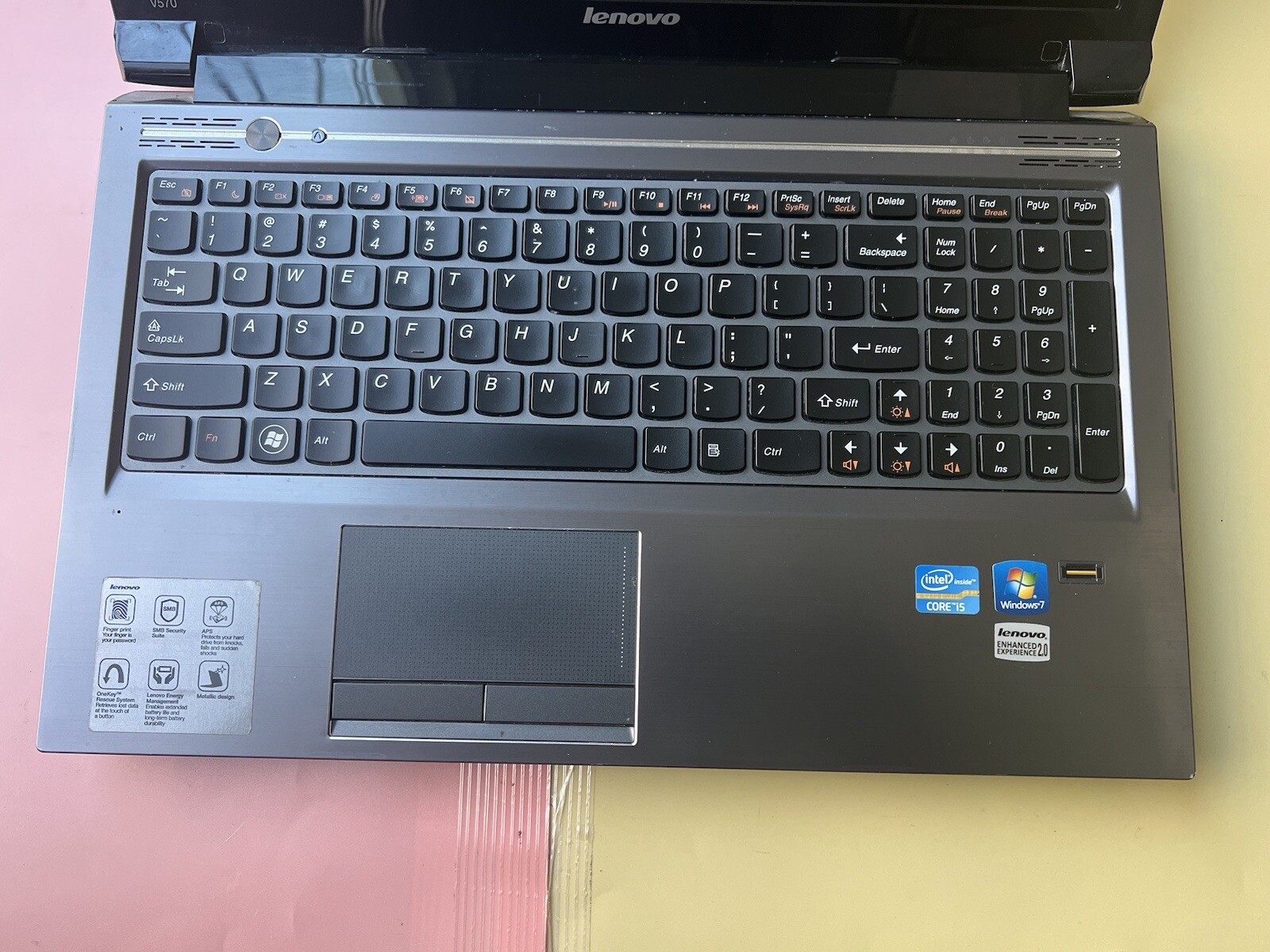 Lenovo V570 15.6″ Intel Core i5-2450M 2.50GHz 8GB RAM 180GB SSD WEBCAM