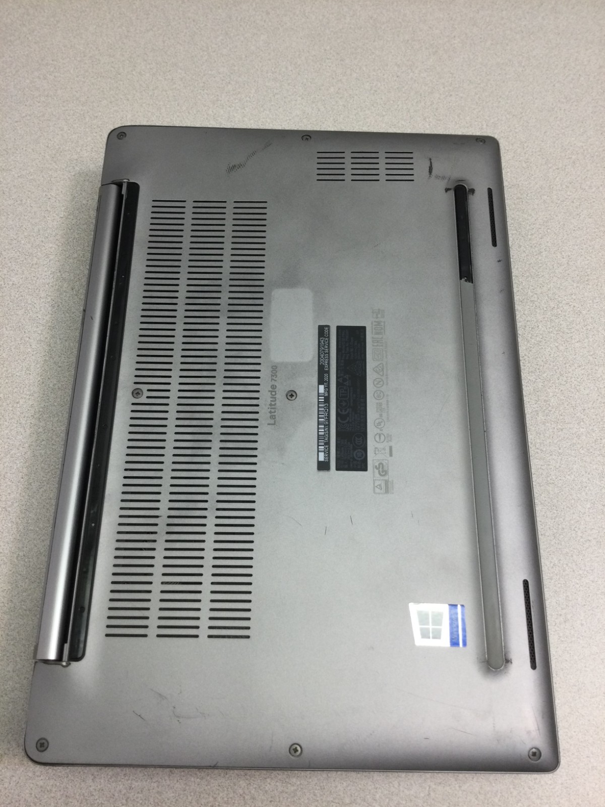 Dell Latitude 13 5300 13.3″(256GB SSD, Core i7-8665U, 1.90GHz, 16GB…