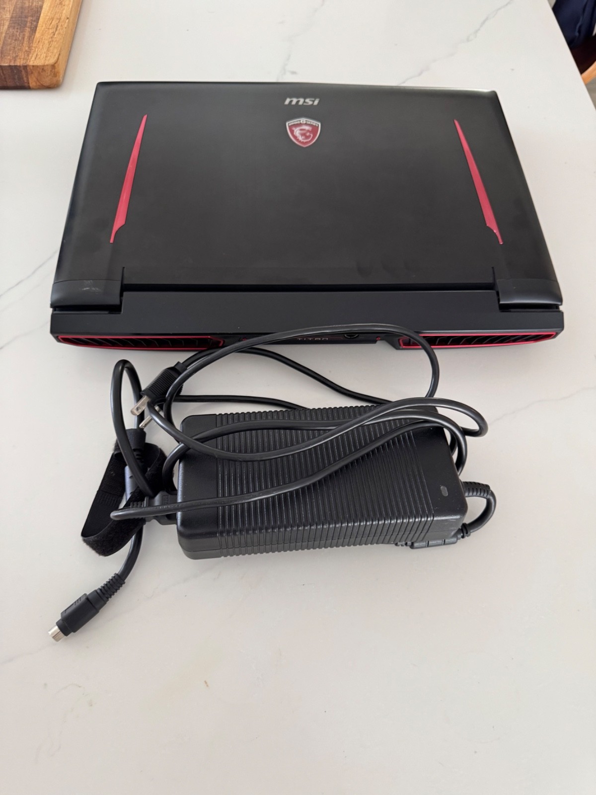 MSI Titan Pro GT73VR 6RF 17.3″ i7, 16GB RAM, GTX 1080 8GB, 1TB SSD 1TB 7200