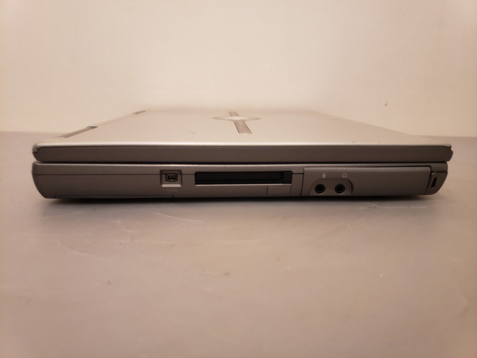 Vintage Dell Inspiron 8600 Laptop Intel M 1.4GHz 1GB 40GB WinXP 15.4″ Bright!