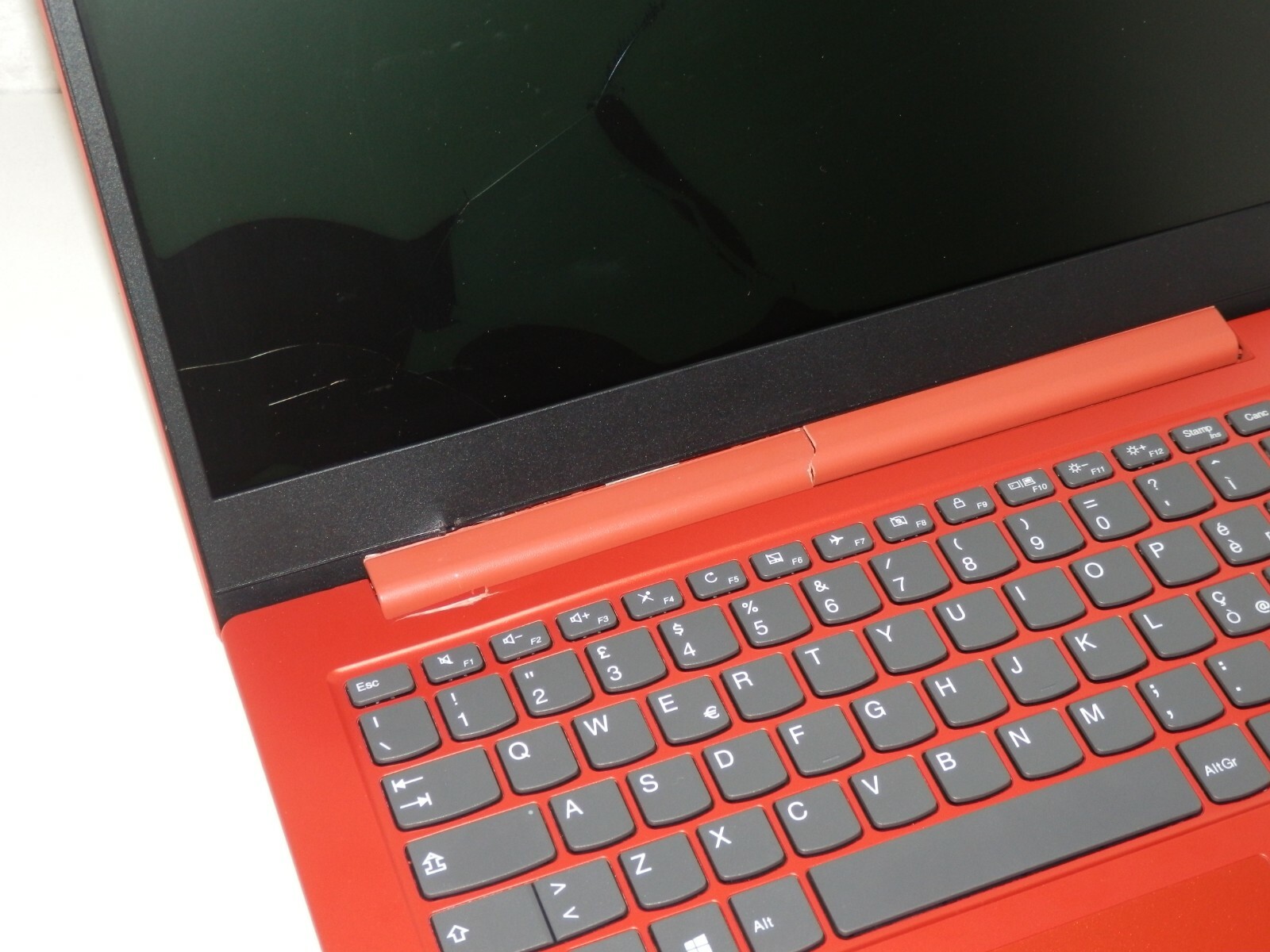 Lenovo IdeaPad 1 14IGL05, Intel Pentium N5030, 4GB Ram, 14″ inch, for parts faulty