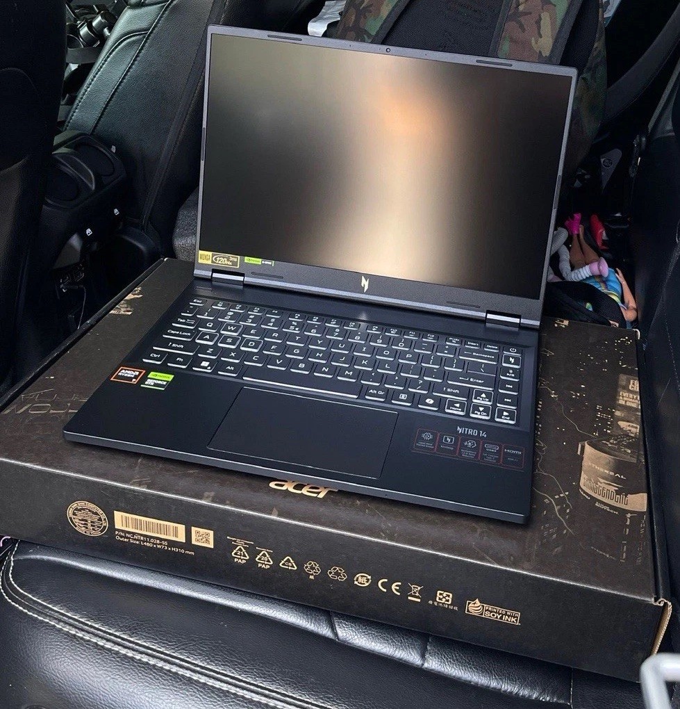 Acer Nitro 14 AN14-41-R74Z