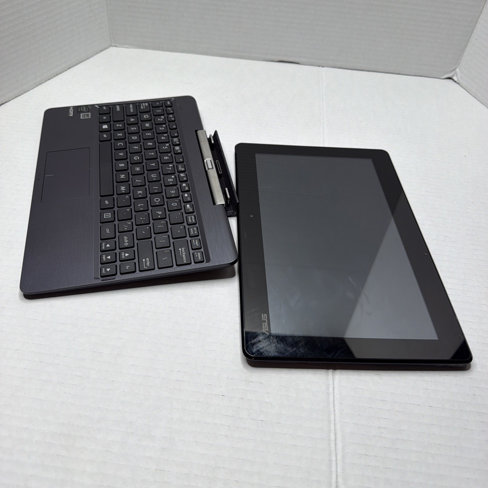 ASUS Transformer Book T100TAF 10.1″ Laptop Touchscreen 2GB Intel 32GB Untested