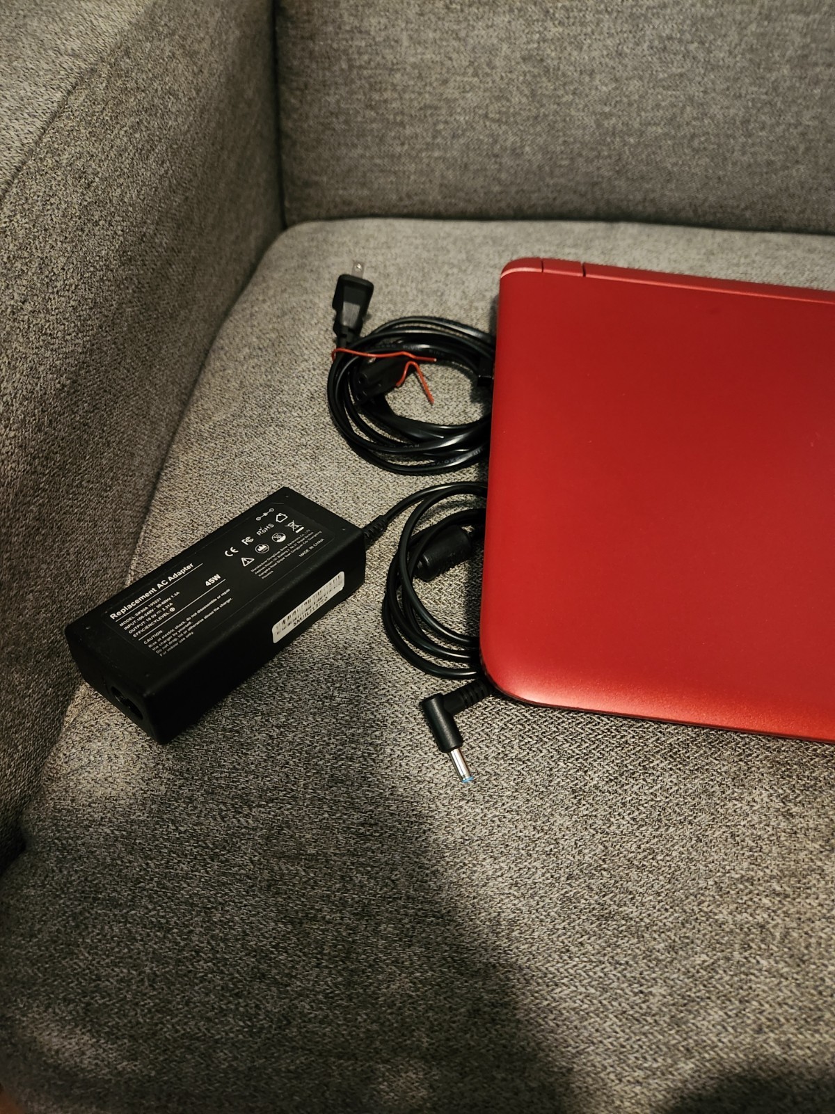 HP Pavilion 15T-AB200 Intel Core i5-6200u 12gb 1TB HDD WIN 10