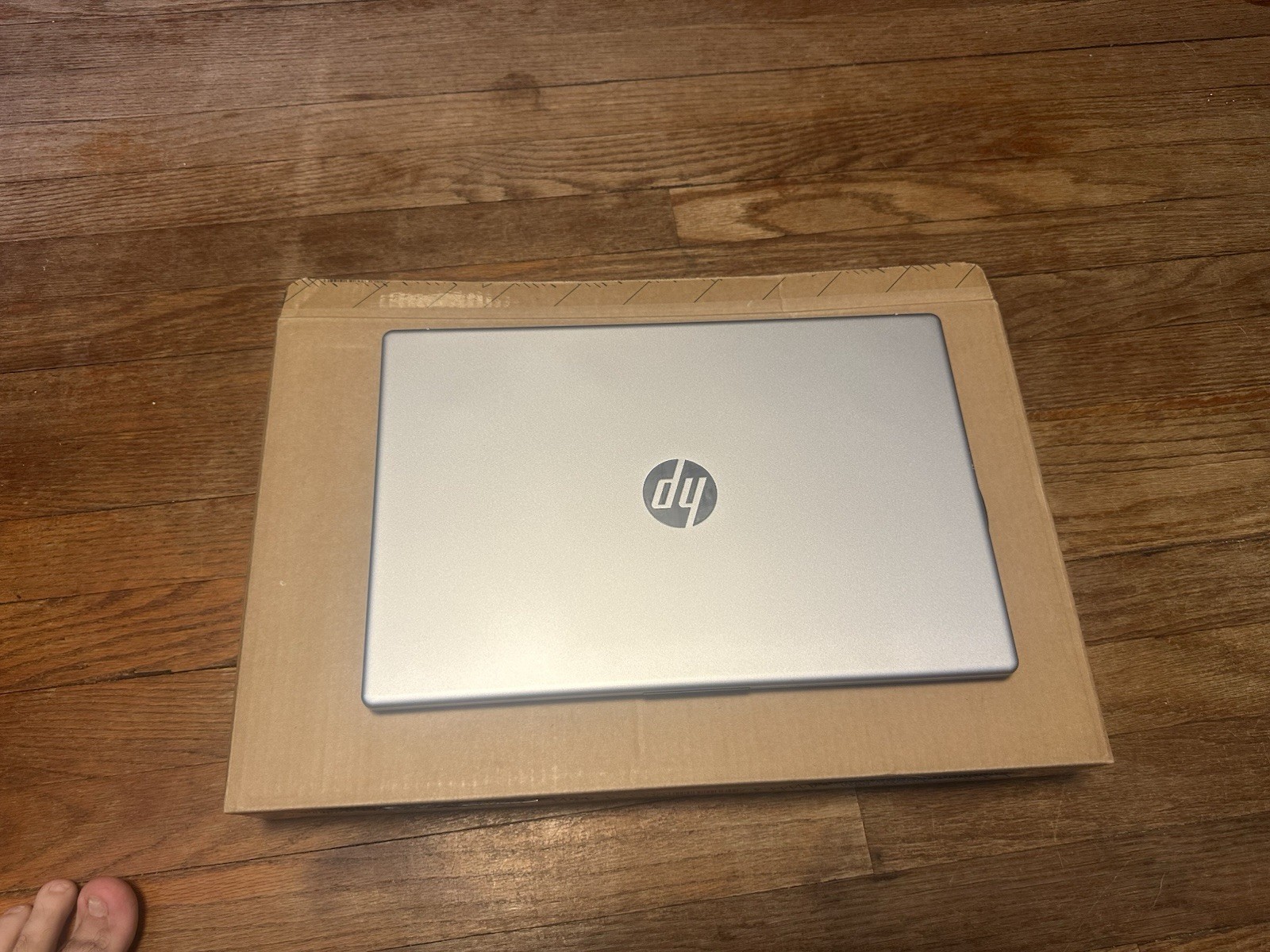 Slightly Used Silver HP Laptop Ryzen 700 Series Graphics 8 GB
