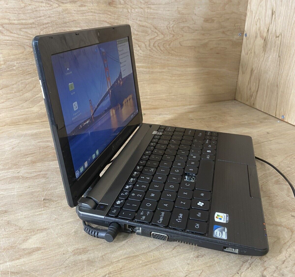 Gateway LT2805U Atom N570@1.66GHz 2/4T / 1GB/ 500GB HDD/ Linux / Bad Battery
