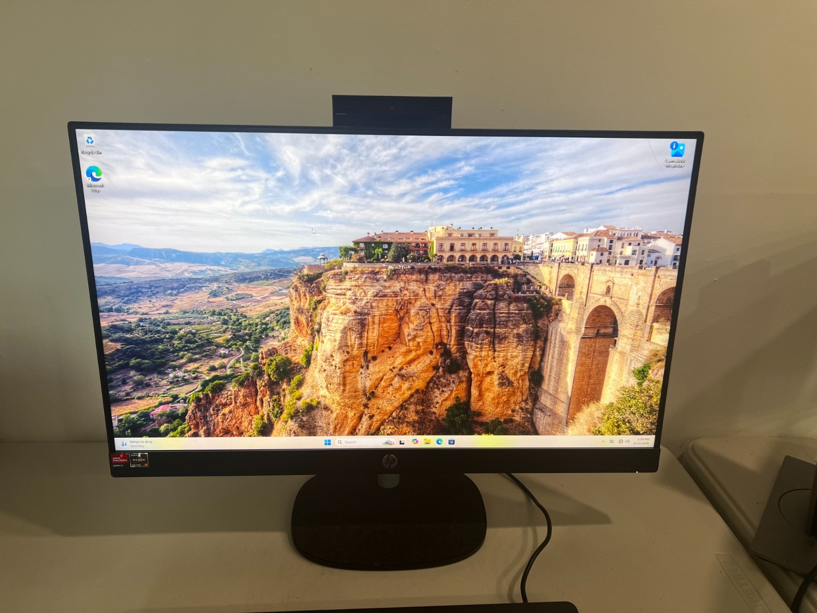HP 27″ Touchscreen All-in-One PC Ryzen 7 7730U 16GB RAM 1TB NVMe SSD Win 11 WiFI