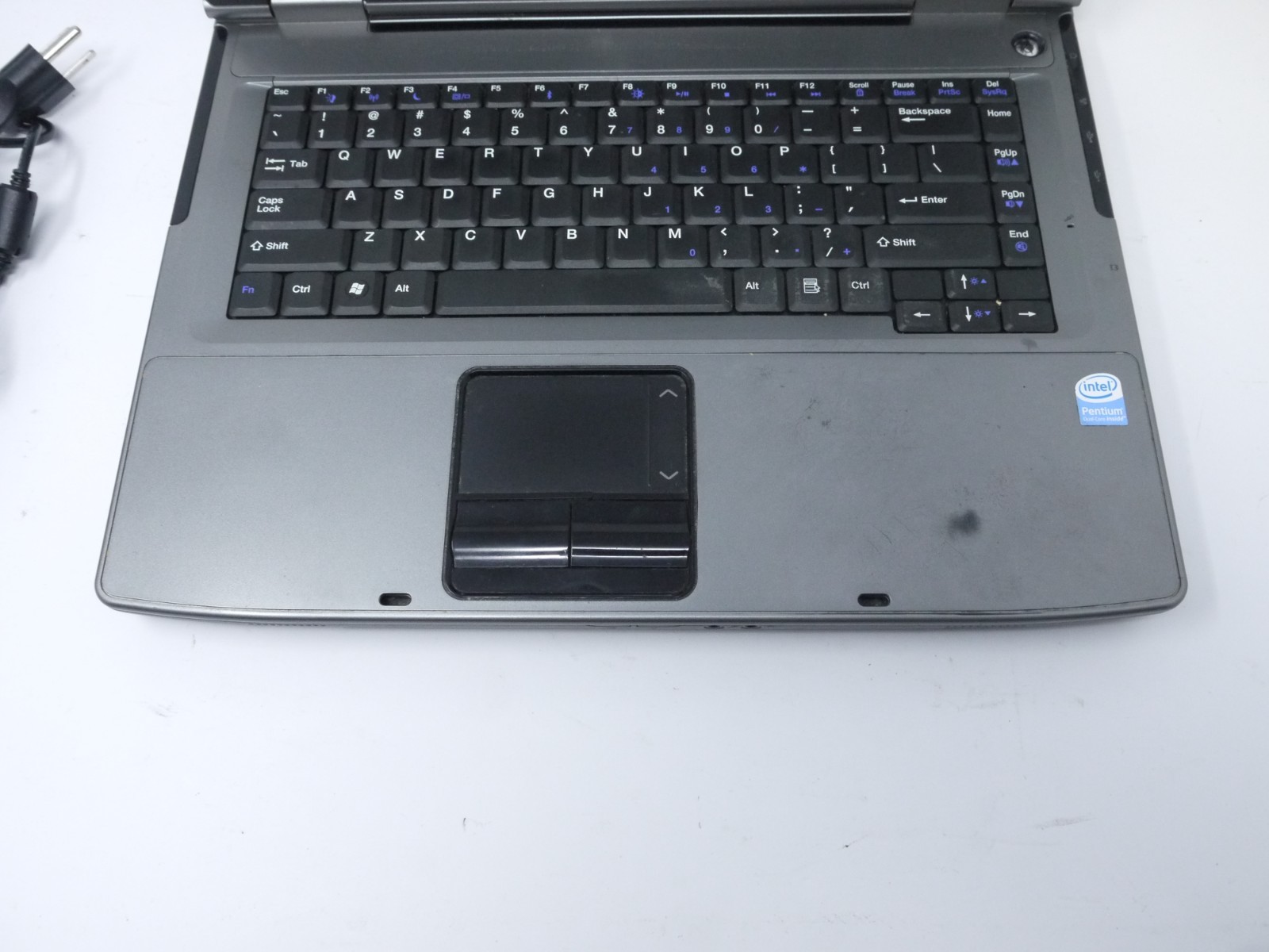 Gateway MA8 14.4″ Laptop – Pentium T2370 / 3GB / 160GB HDD / Win10 – Read Desc