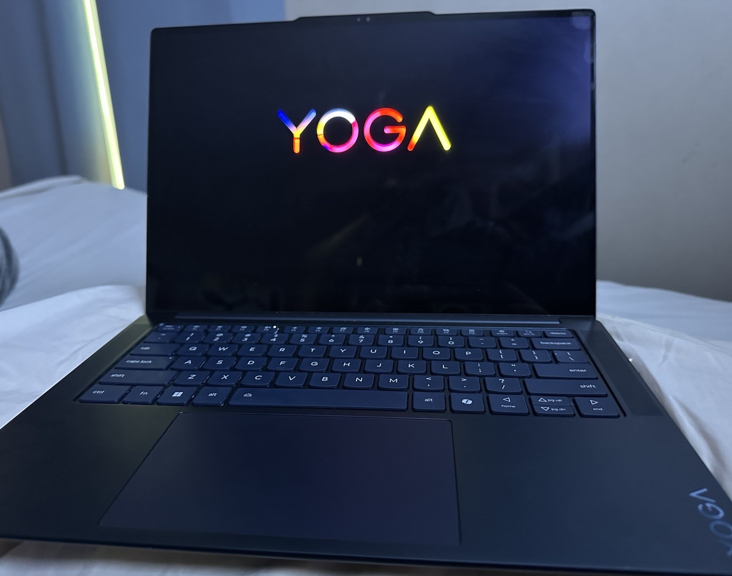 Lenovo Yoga Slim 7x 14.5 QHD+ TOUCH 3.42 GHz Snapdragon X Elite 16GB 512GB SSD