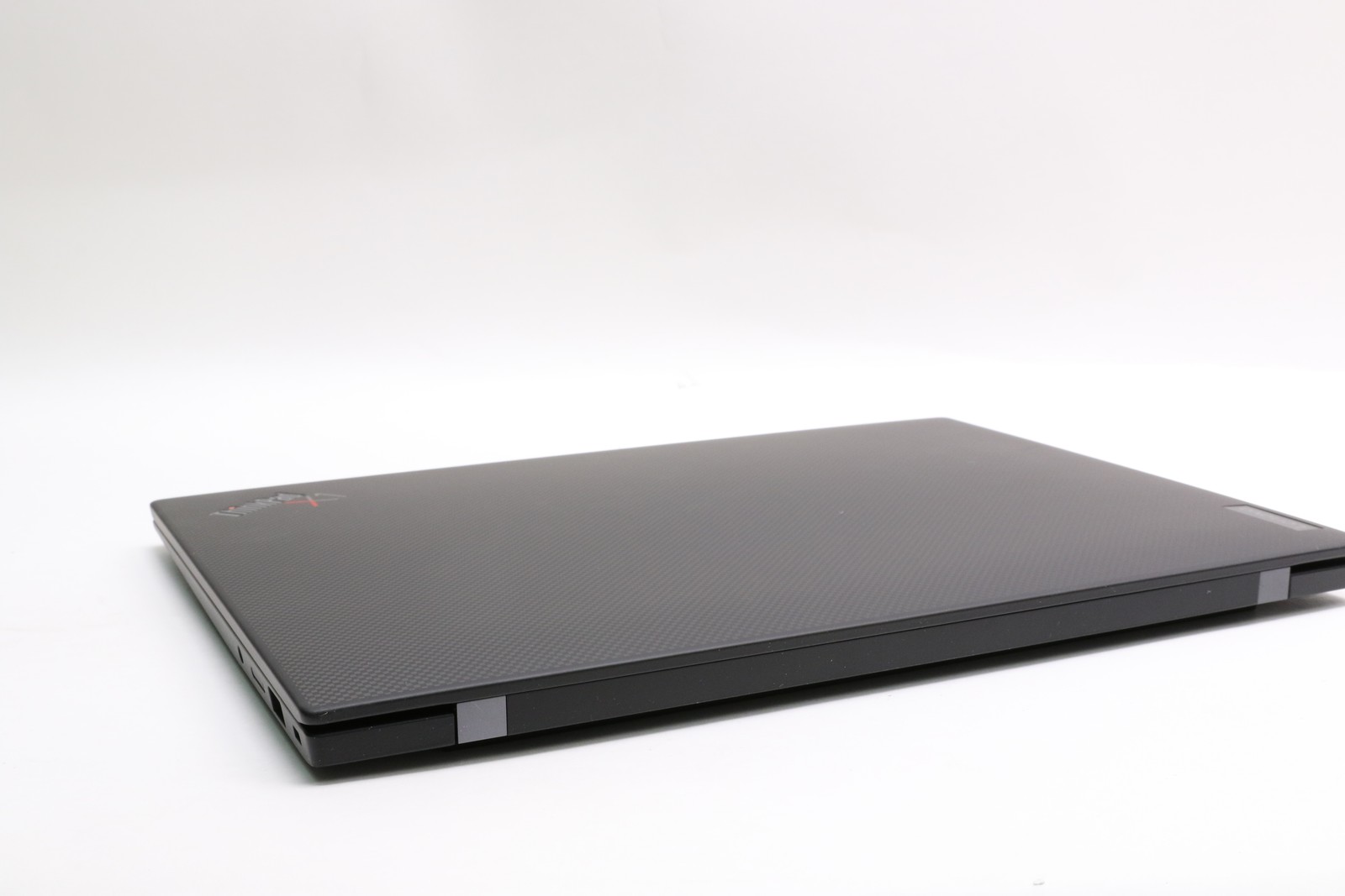 Read! 14″ UHD+ Lenovo Thinkpad X1 Carbon Gen 10, i7-1270P, 32GB, 1TB SSD