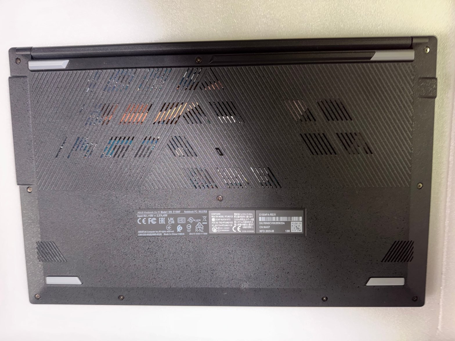 ASUS Vivobook 15 AMD Athlon Gold 7220U Radeon Laptop. Win 11