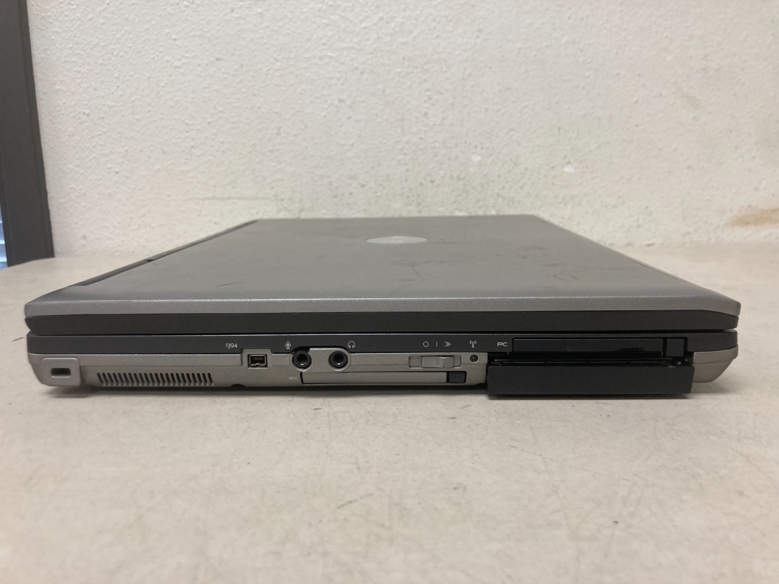 Dell Laptop Core 2 Duo 2.40GHz 2GB RAM 100GB HDD Windows X11