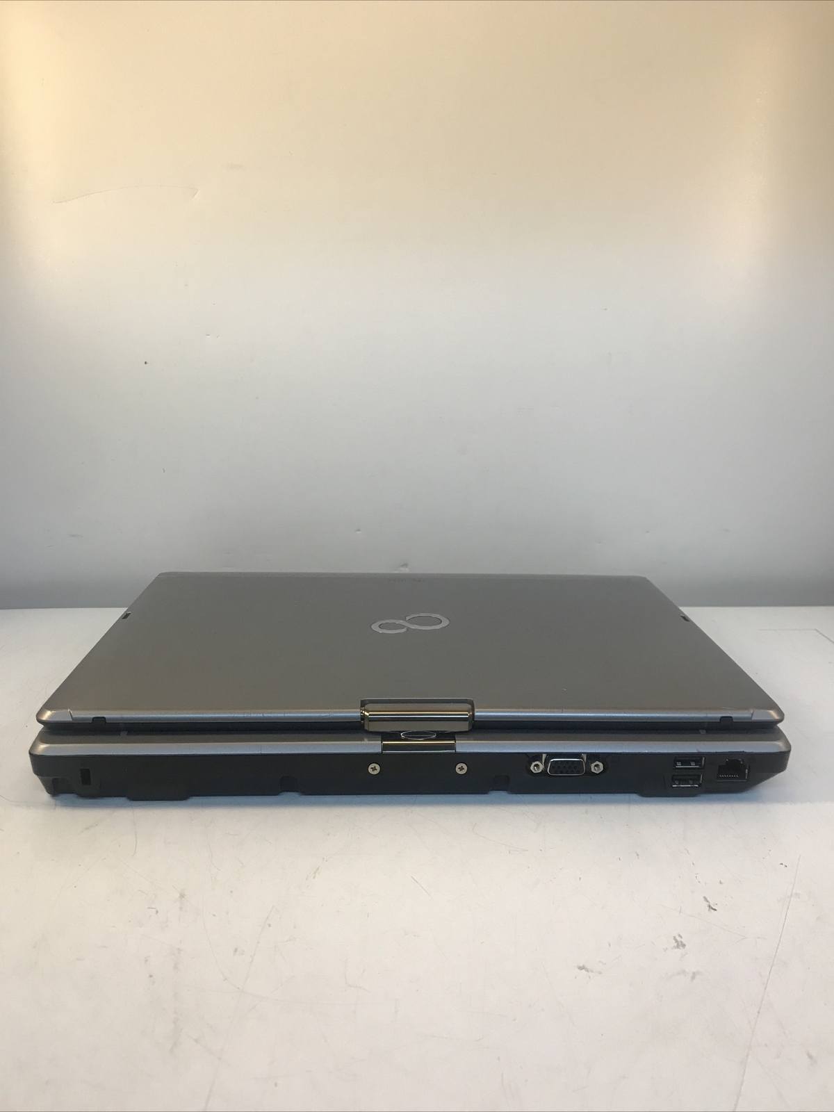 Fujitsu Lifebook T734 Intel i3-4000M CPU 2.40GHz 8 GB RAM NO HDD Boot to BIOS.