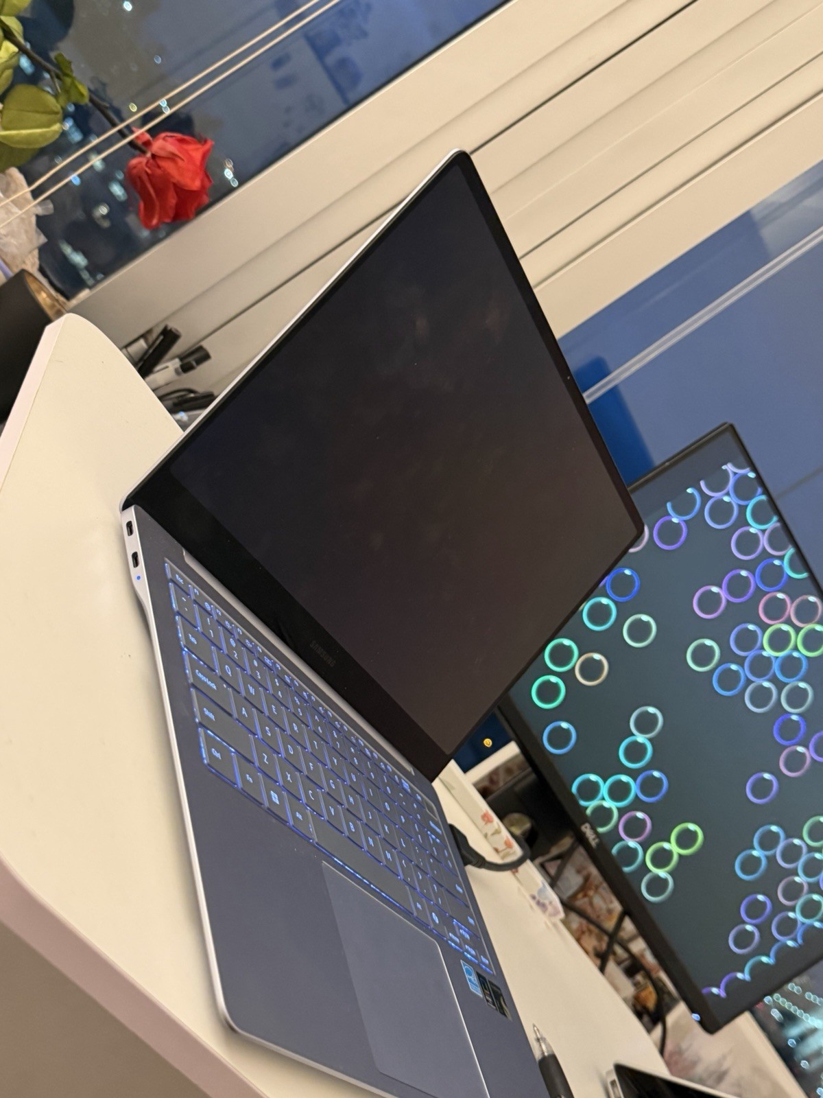 Samsung Galaxy Book4 Edge 14” Snapdragon X Elite – No Internal display