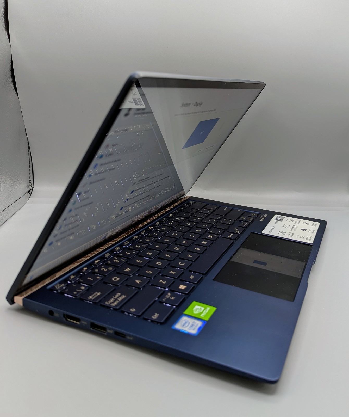 ASUS UX434FLC-C72P-CA 14.0″ Laptop Intel Core i7 10th Gen 10510U (1.80 GHz) 16 G