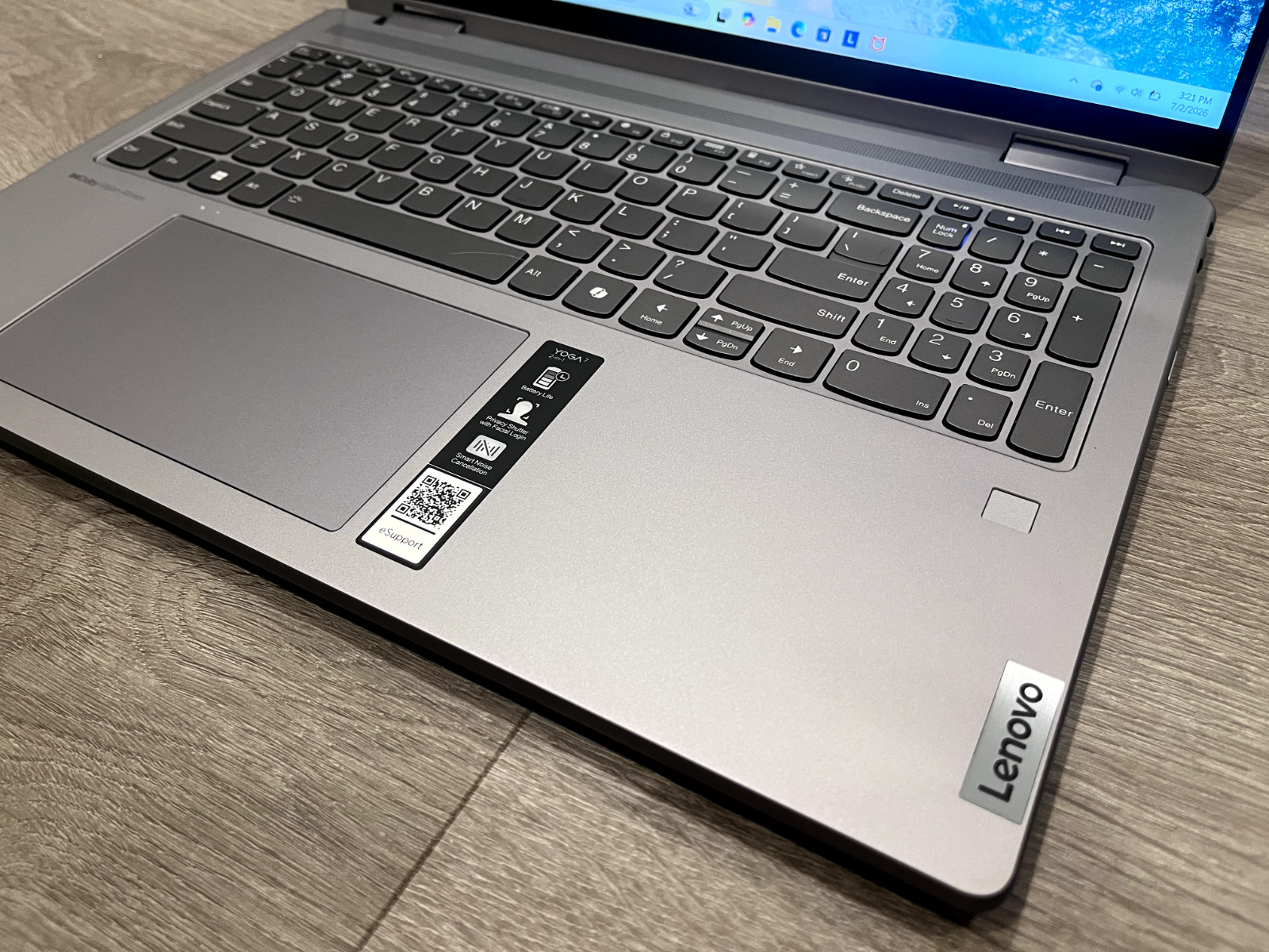 Lenovo YOGA 7 2-in-1 16″ 1920×1200 Touch Ryzen 7 8840HS 16GB 1TB *MINT CONDITION