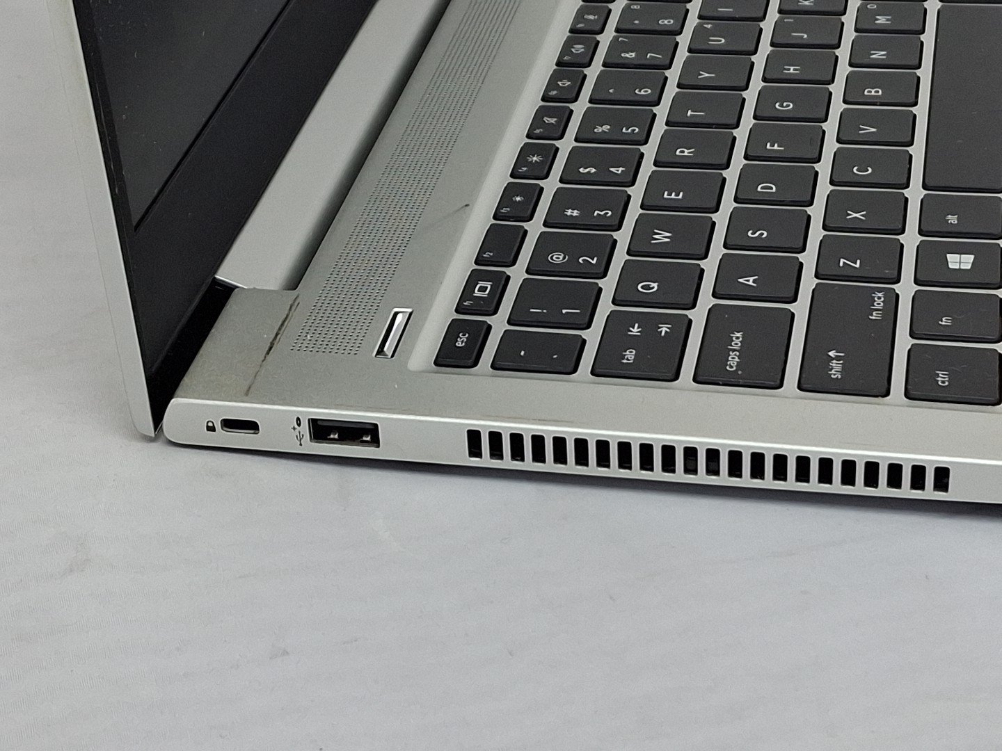 HP ProBook 440 G7 – i5-10210U – 256GB, 8GB – Windows 11, 14″ – Adapter included
