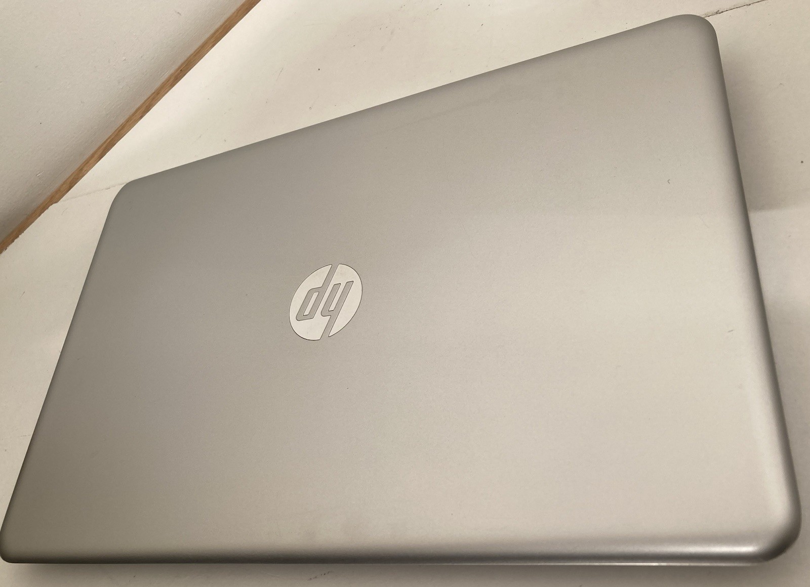 HP 15-au123cl 15.6″ Laptop, Windows 11 /i5 7200U/12GB/240GB/Excellent Cond/READ