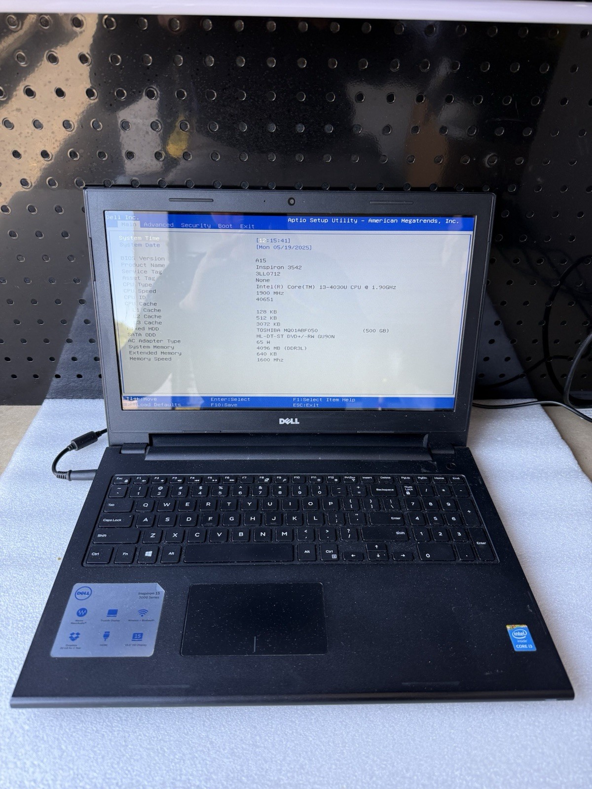 DELL INSPIRON 3542 Laptop w/ Intel i3-4030U 1.90 GHZ 4GB RAM 500GB HDD Win7 Pro