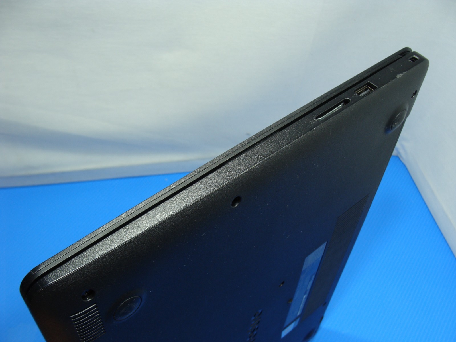 Dell Vostro 3590 15.6″ HD Core i3-10110U 2.1GHz 4GB 128GB SSD Win11Home +Charger