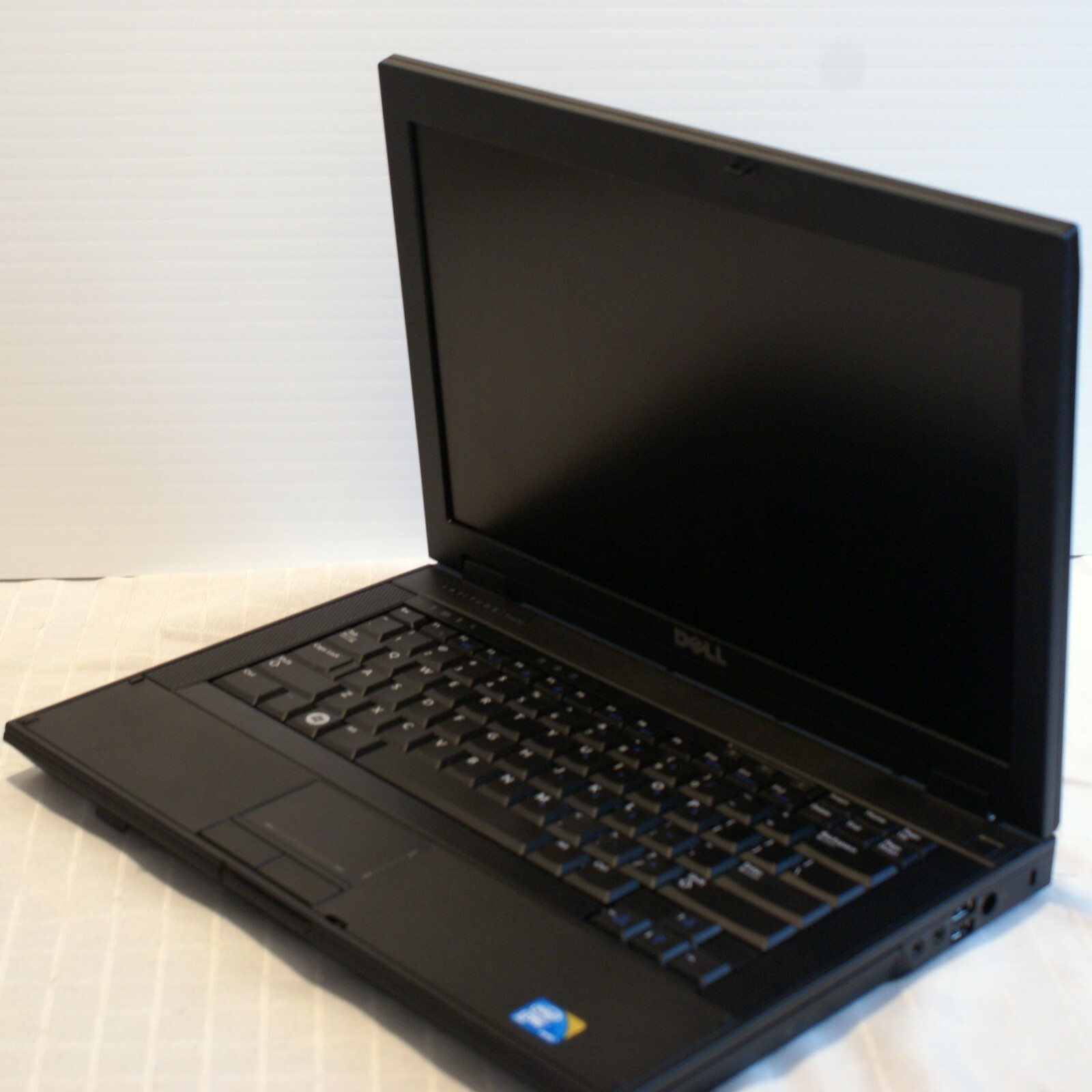 Dell Latitude E5400 Intel C2D P-8400 2.26Ghz 4GB 250GB Windows 10 Pro Ac Adapter