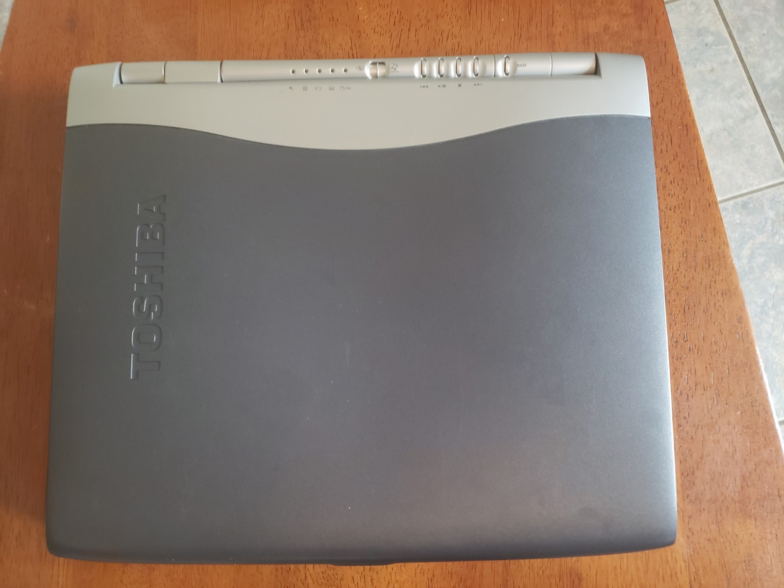 Rare Toshiba Satellite 2800-S202 Laptop Posts To Bios Good Batt P3 700mhz 128mb