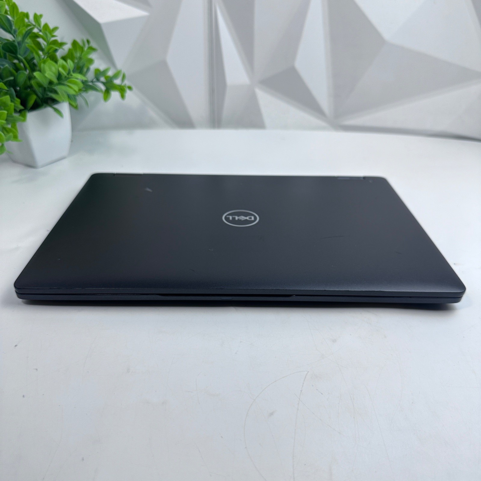 Dell Latitude 5300 2-in-1 13.3″ FHD Laptop, i7-8665U, 16GB RAM, 512GB SSD