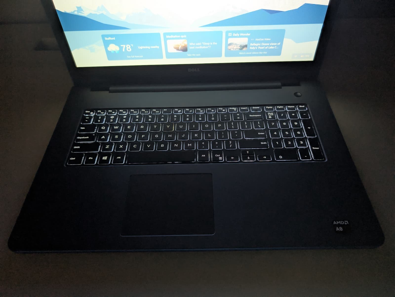 17″ Dell Inspiron 5755 Blue | AMD A8 16GB RAM 256GB SSD | HD+ Backlit Win 11 DVD