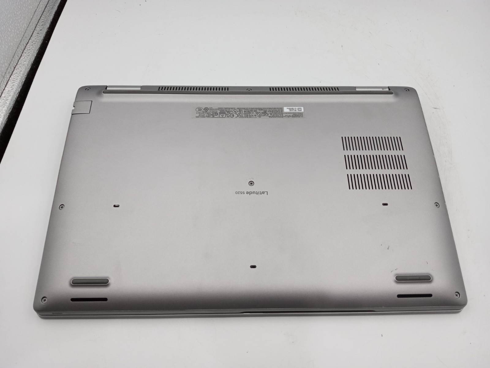 Dell Latitude 5520 15″ Intel i5-1145G7 4GB RAM 128GB SSD Win 11 – NO BATTERY -RR