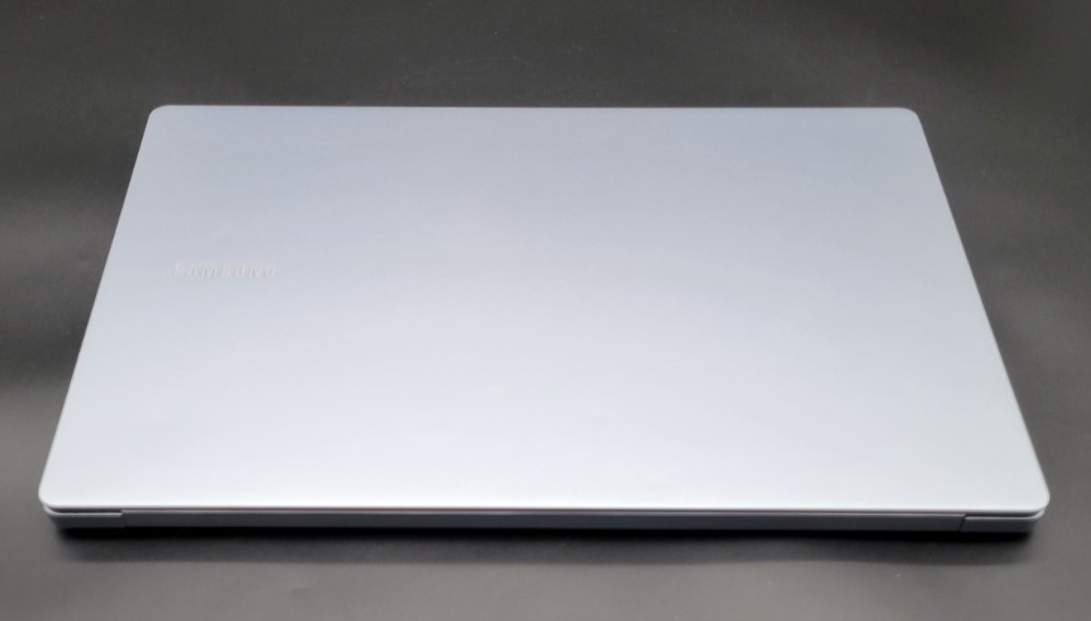 Samsung Galaxy Book4 Edge 15.6″ Snapdragon X 16GB RAM 512GB SSD Sapphire Blue*