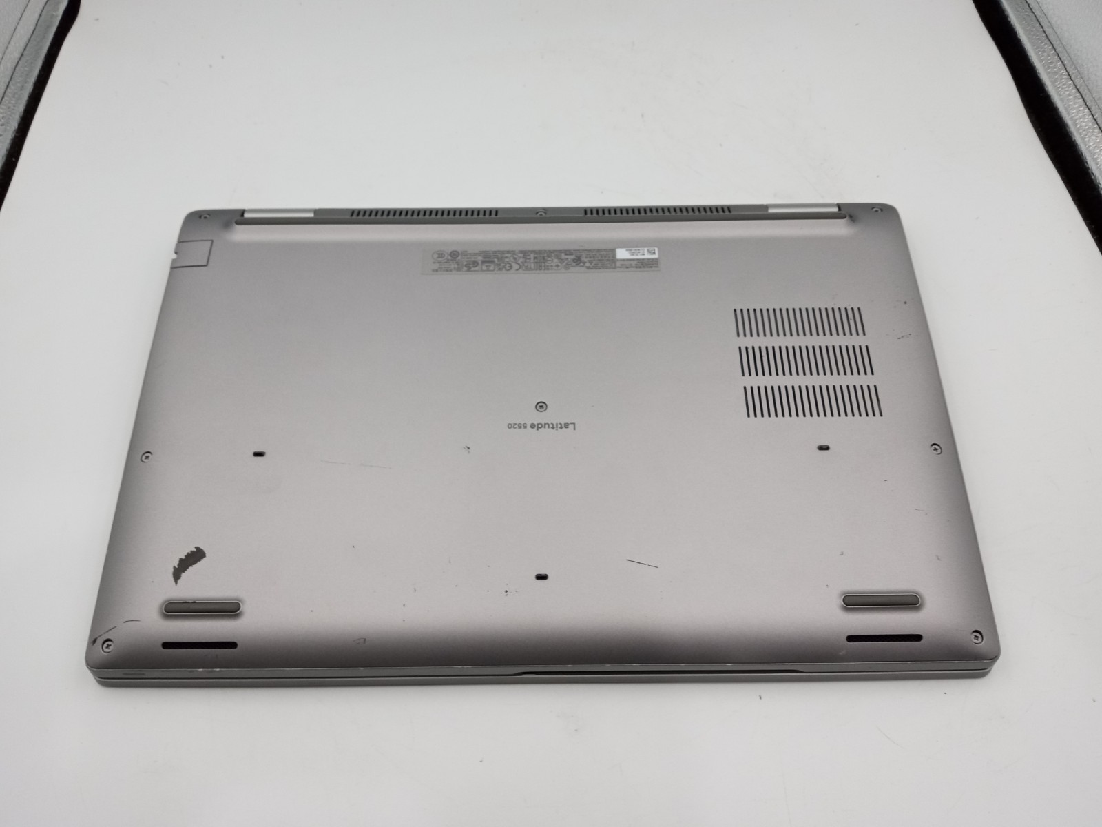 Dell Latitude 5520 15″ Intel Core i5-1145G7 4GB RAM 128GB SSD Windows 11 -RR
