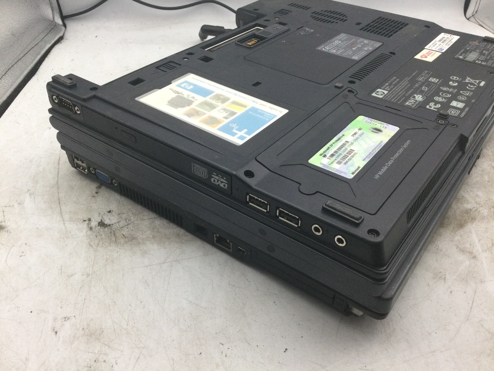HP COMPAQ NC6120 – FOR PARTS – LOT OF 2 – INTEL CENTRINO – BAD LCD – READ-BB