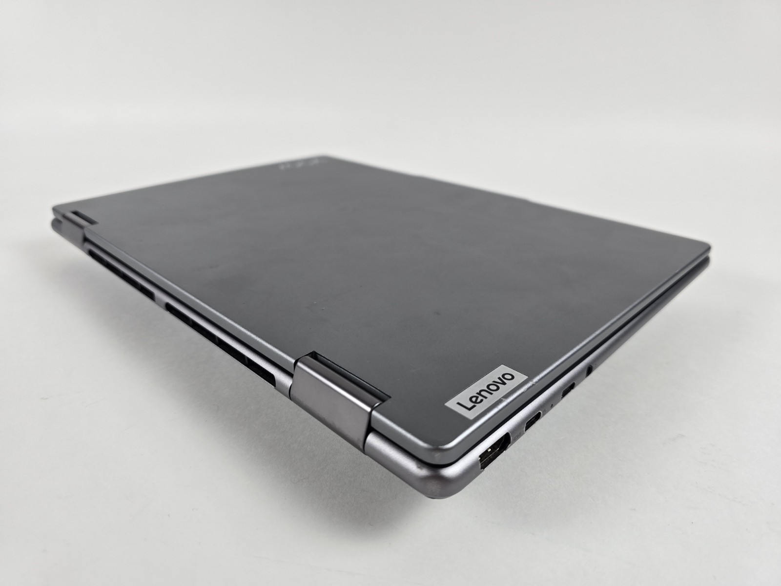 Lenovo Yoga 7 14″ WUXGA Touch 2-in-1 Ryzen 7 8840HS 16GB 1TB SSD – Used- READ