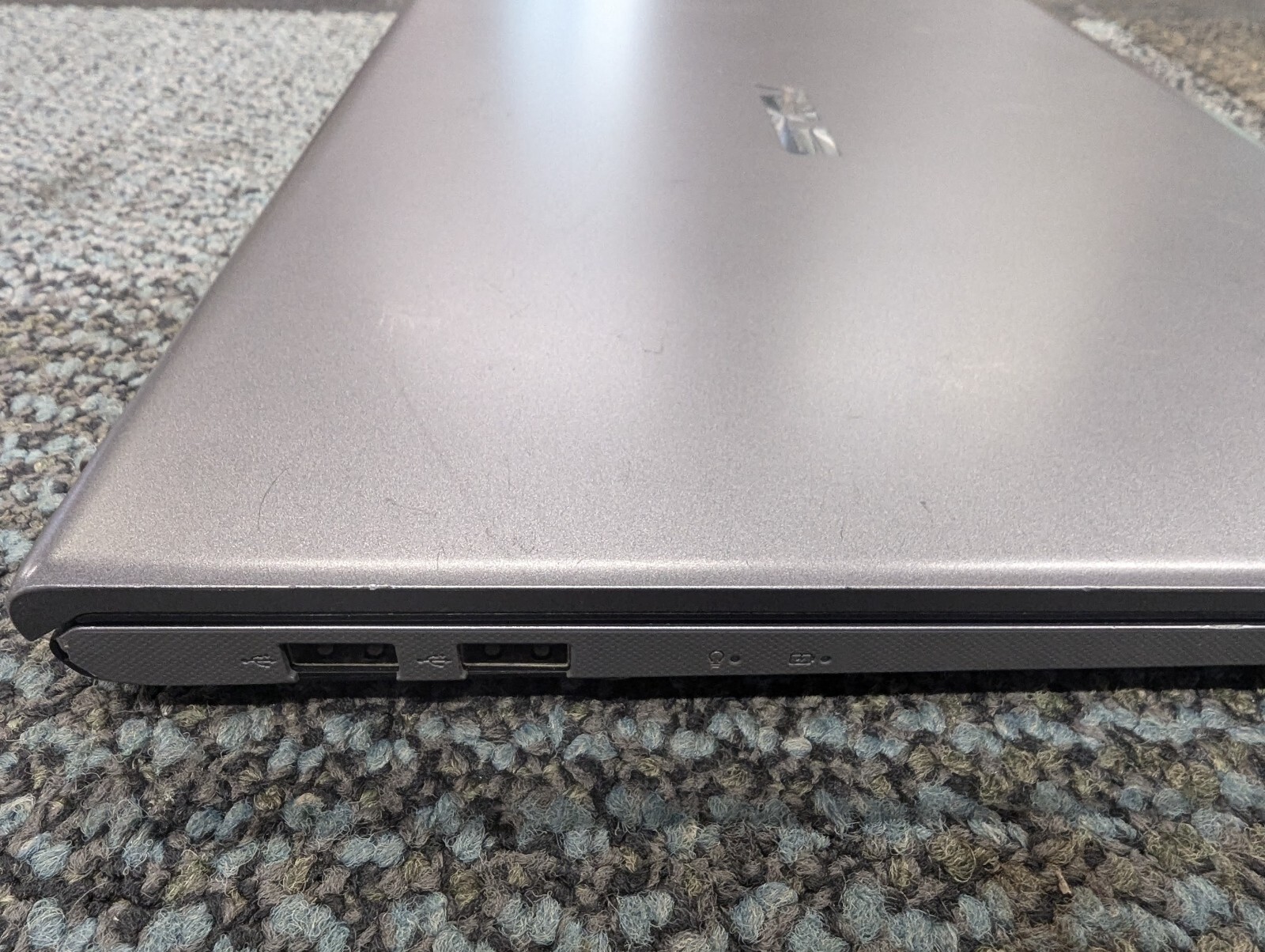 ASUS VivoBook 15 F512DA-DB34 Laptop, 15.6″ Full HD Screen, AMD Ryzen 3 3200U, 8G