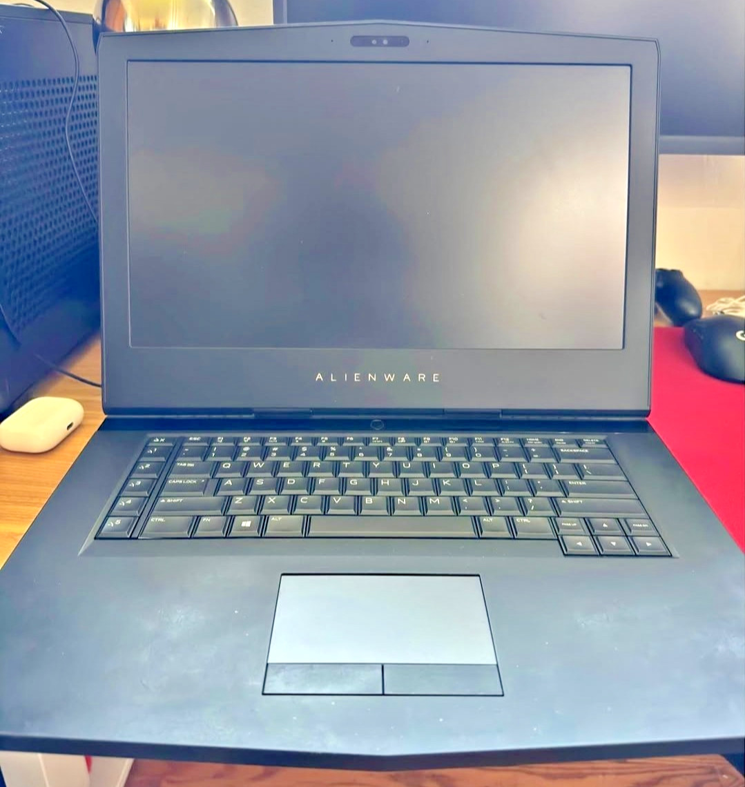 Alienware 15 R3 – i7, 32GB RAM, GTX 1070 8GB, 256GB SSD/1TB HDD. Gaming Laptop