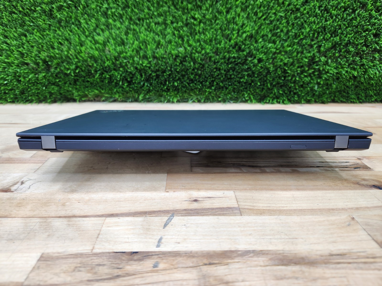 Lenovo ThinkPad P43s 14″ FHD i7-8665U 16GB 256GB SSD Quadro P520 Window 11 Pro ~