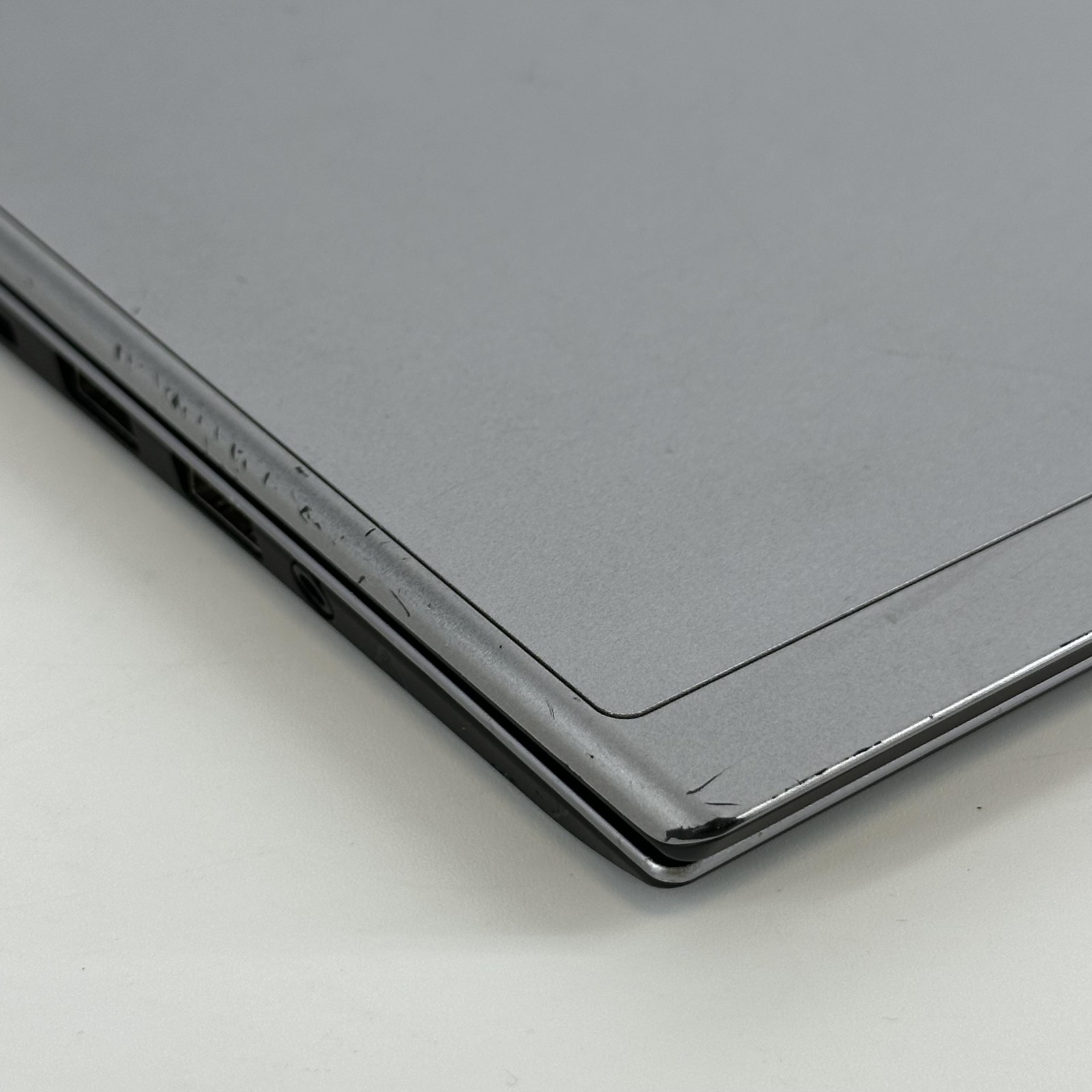 Vaio SX14 14 Gray FHD i5-8265U 1.60GHz 8GB RAM 256GB SSD Good