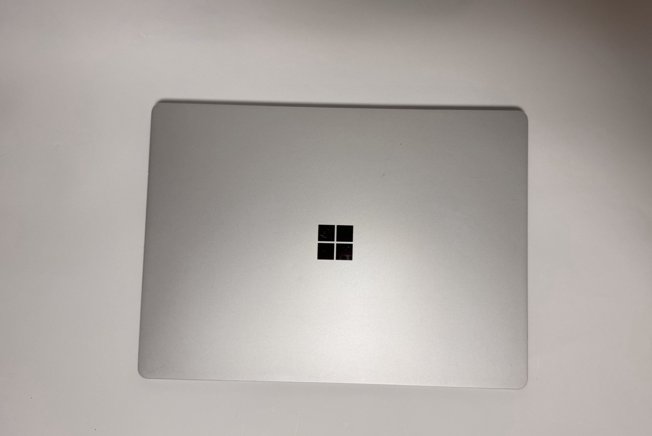 Microsoft Surface Laptop 13.5” (1TB, Intel Core i7 8th Gen., 16 GB) -…