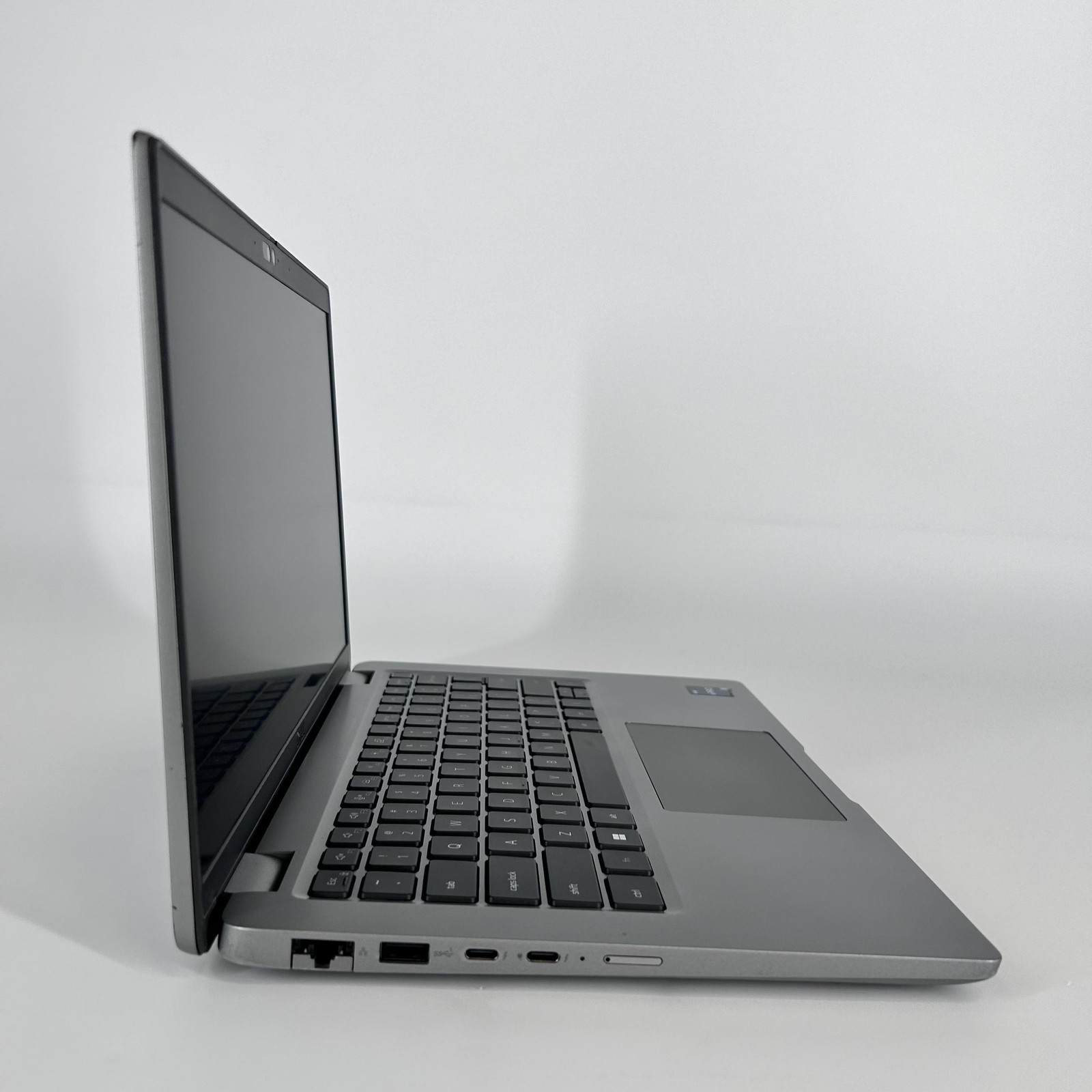 Dell Latitude 5440 14 Gray FHD 1.7 GHz i7-1355U 16GB 512GB SSD Good