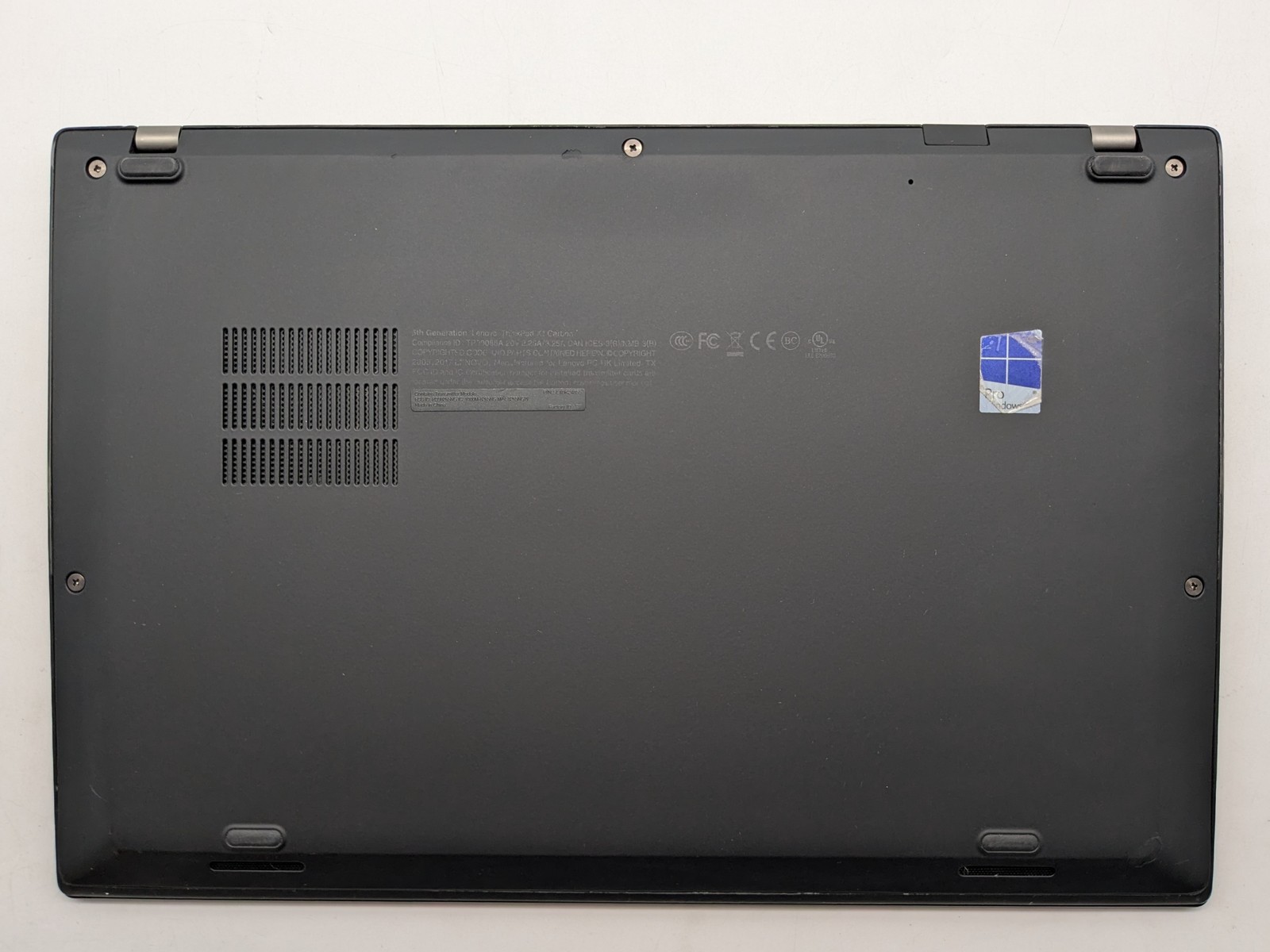 Lenovo ThinkPad X1 Carbon 5th Gen 14″ FHD I7-7600U 512GB SSD 16GB W10P FPR