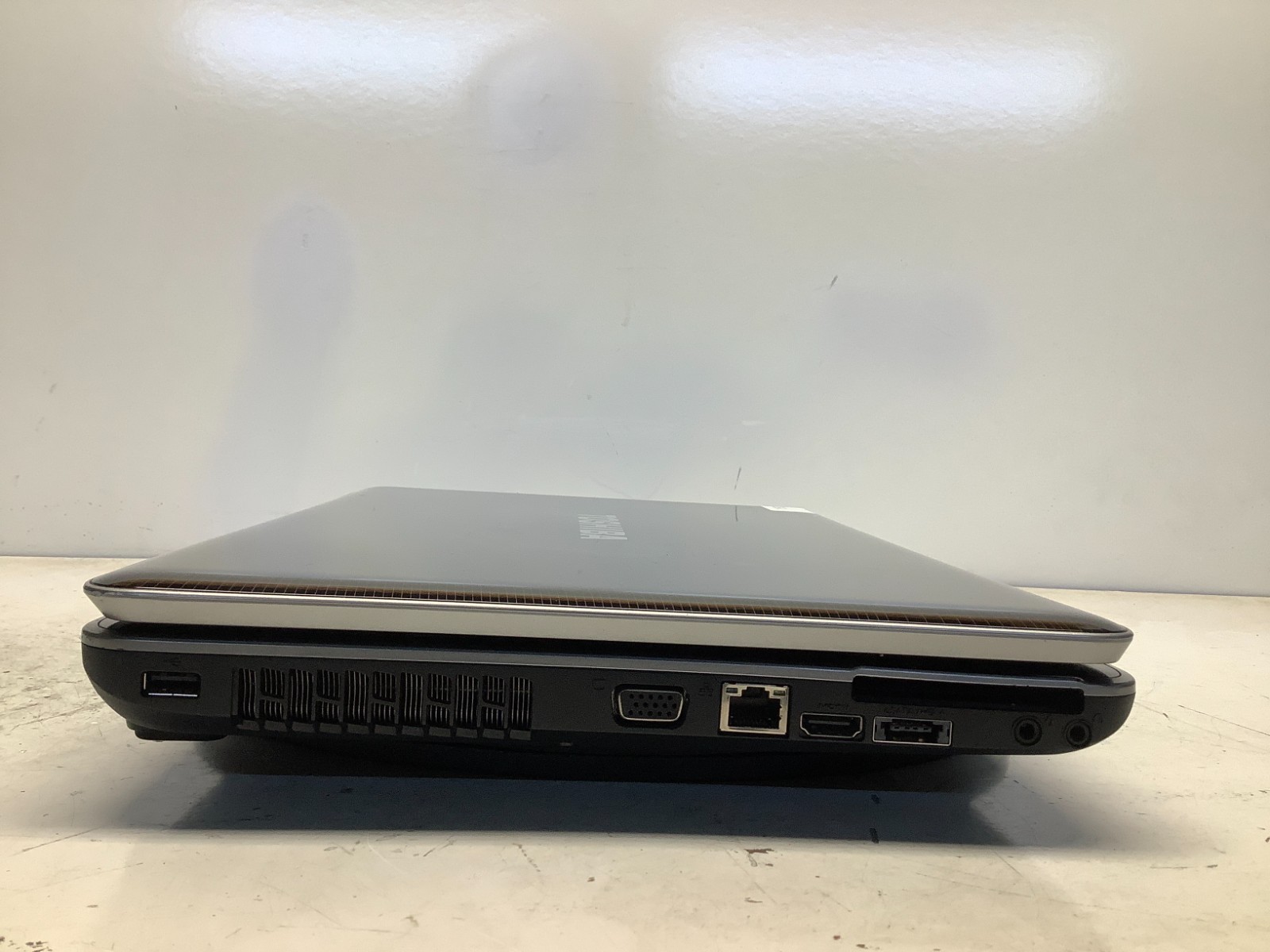 Toshiba Satellite A505-S6980 Intel Core 2 Duo T6600 2.2GHz 4 GB NO HDD CRACKED