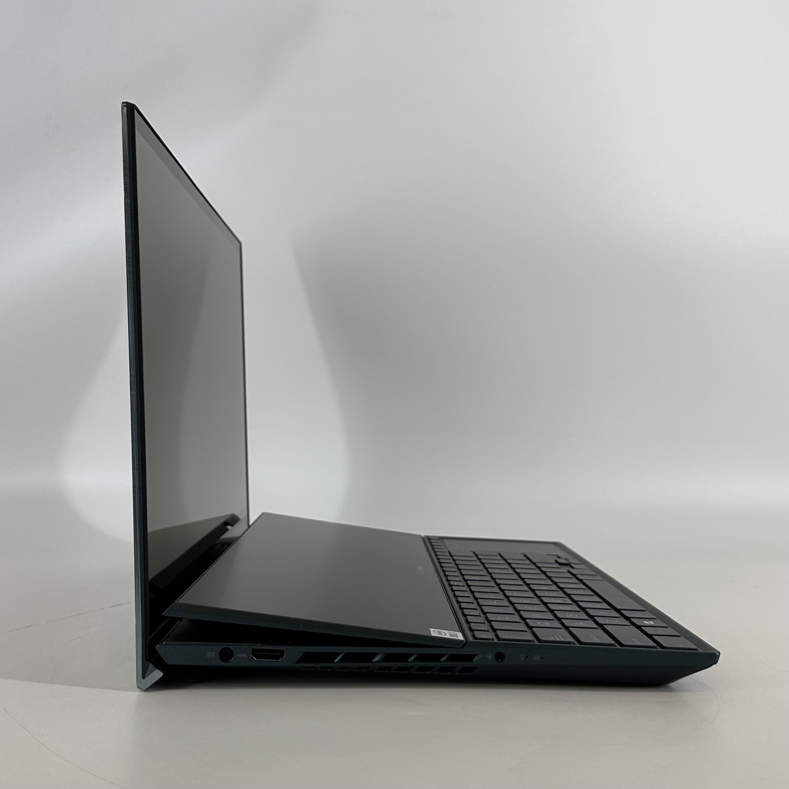 Asus Zenbook Pro Duo 15 FHD TOUCH i7-10870H 32GB 1TB RTX 3070 – BAD BATTERY